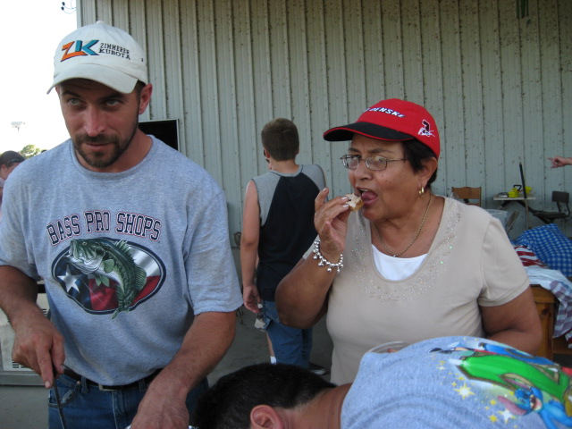 617x456 pixels (112K)